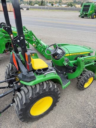 Image of John Deere 3038E equipment image 2