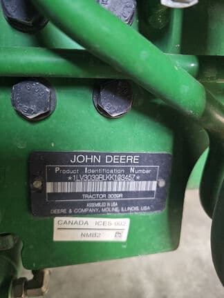 Image of John Deere 3039R equipment image 4