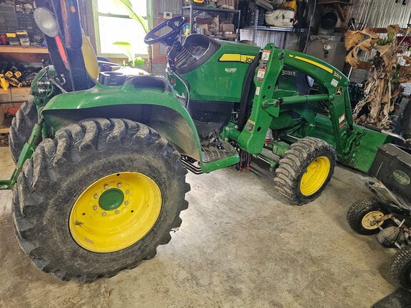 2019 John Deere 3039R Equipment Image0