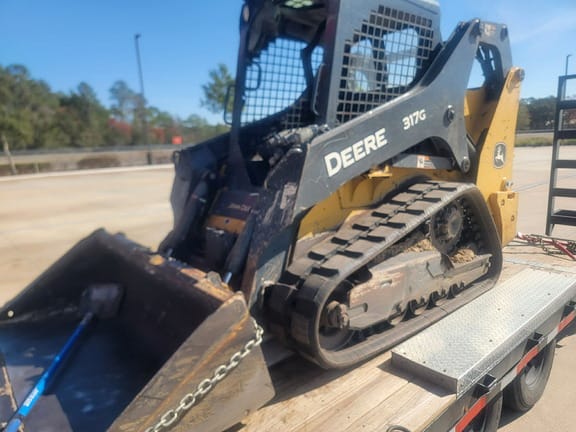 2019 John Deere 317G Equipment Image0