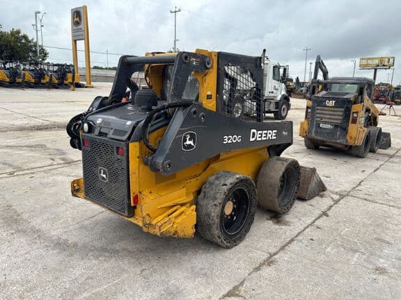 Image of John Deere 320G equipment image 4
