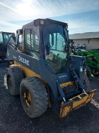 2019 John Deere 324G Equipment Image0