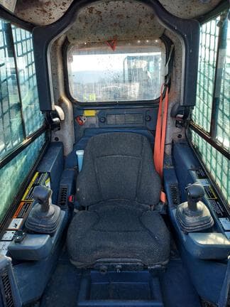 Image of John Deere 324G equipment image 4