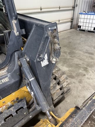 Image of John Deere 325G equipment image 4