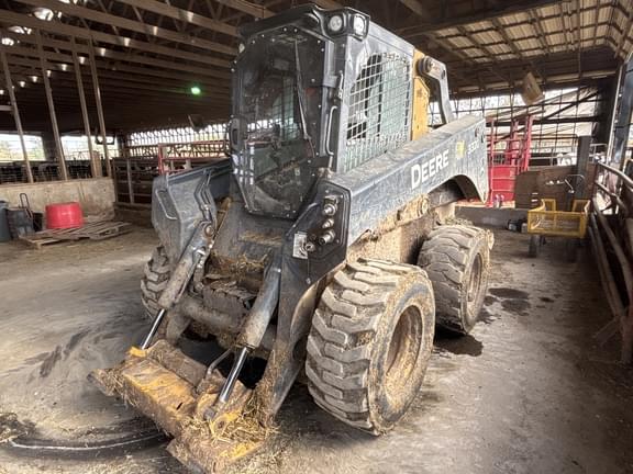 Image of John Deere 332G equipment image 3