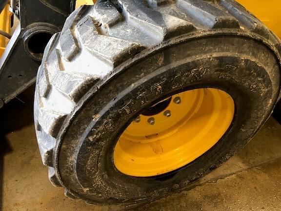 Image of John Deere 332G equipment image 3