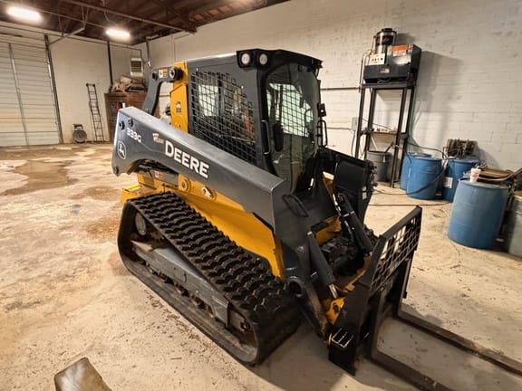 2019 John Deere 333G Equipment Image0