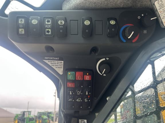 Image of John Deere 333G equipment image 4