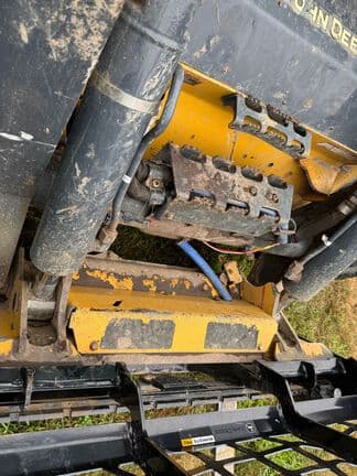 Image of John Deere 333G equipment image 2