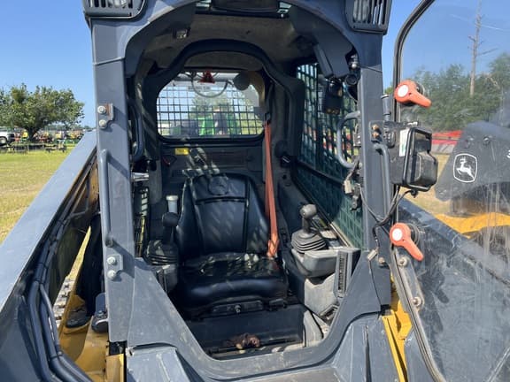 Image of John Deere 333G equipment image 4