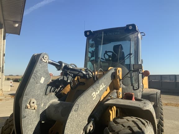 Image of John Deere 344L equipment image 3
