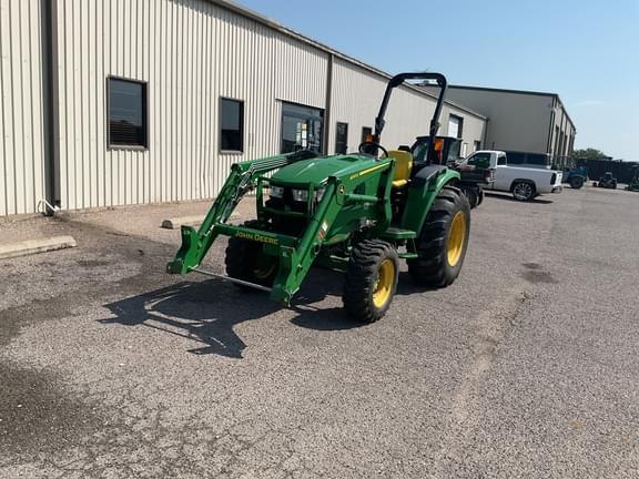 Image of John Deere 4044M equipment image 4