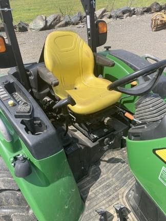Image of John Deere 4044R equipment image 4