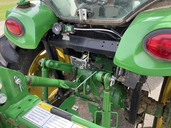 Image of John Deere 4052R equipment image 2