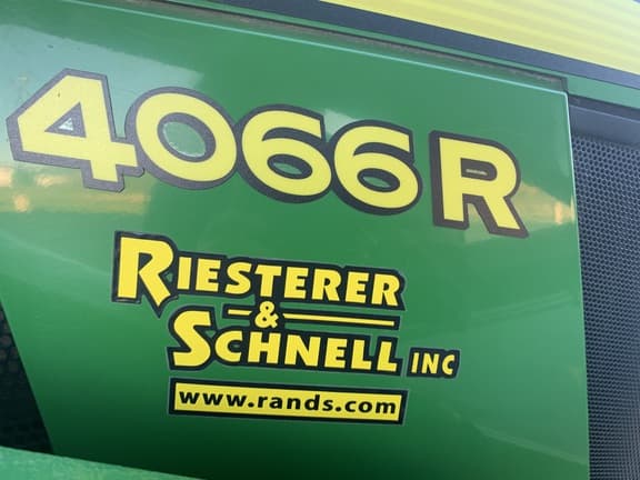 Image of John Deere 4066R equipment image 4