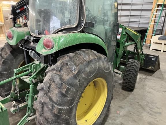 Image of John Deere 4066R equipment image 3