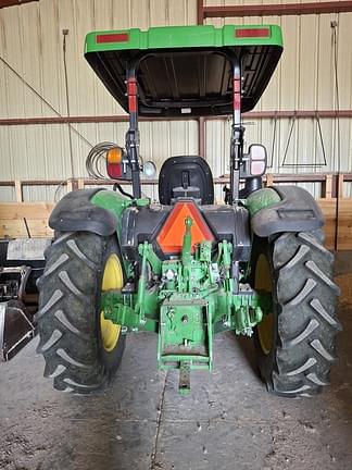 Image of John Deere 5055E equipment image 4