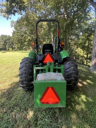 Image of John Deere 5065E equipment image 3