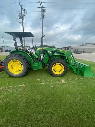 Image of John Deere 5090E equipment image 2