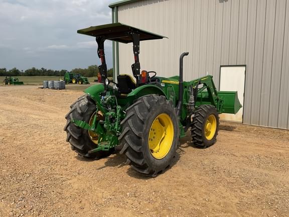 Image of John Deere 5090E equipment image 4