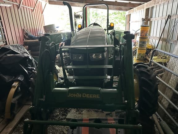 Image of John Deere 5090E equipment image 1