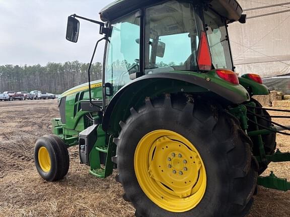 Image of John Deere 5090M equipment image 2