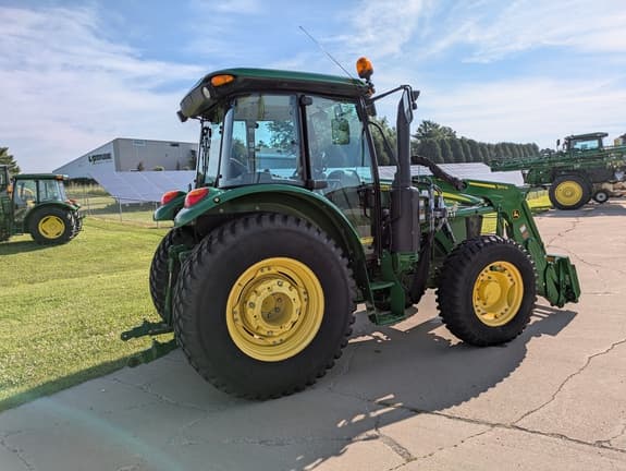 Image of John Deere 5090M equipment image 3