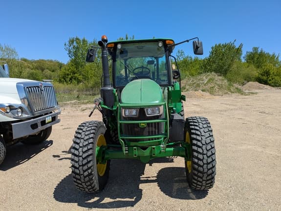 Image of John Deere 5090M equipment image 4