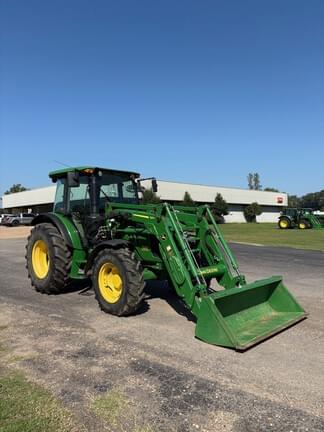 Image of John Deere 5090M equipment image 3