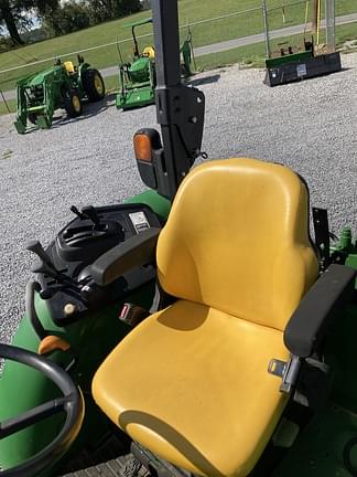 Image of John Deere 5100E equipment image 4