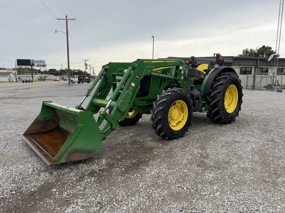 Image of John Deere 5100M equipment image 3