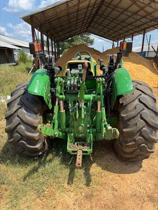 Image of John Deere 5100M equipment image 4