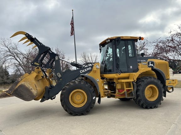 2019 John Deere 544L Equipment Image0