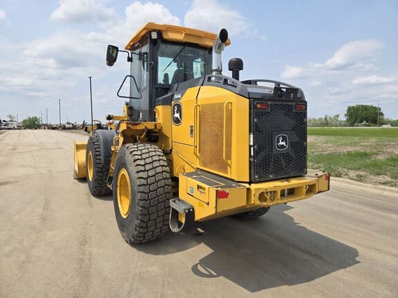 Image of John Deere 544L equipment image 1