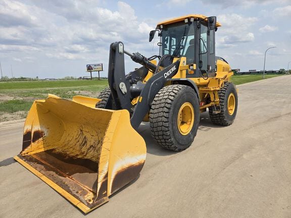 2019 John Deere 544L Equipment Image0