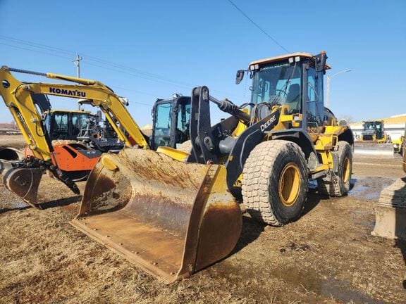 2019 John Deere 544L Equipment Image0
