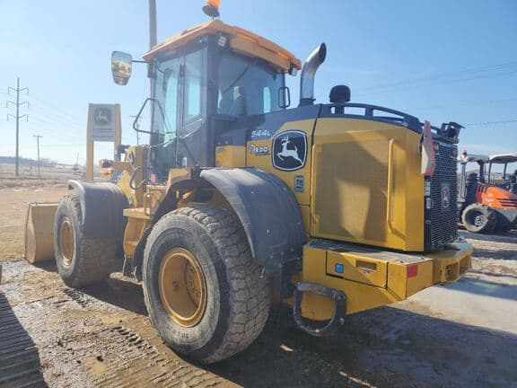 Image of John Deere 544L equipment image 2