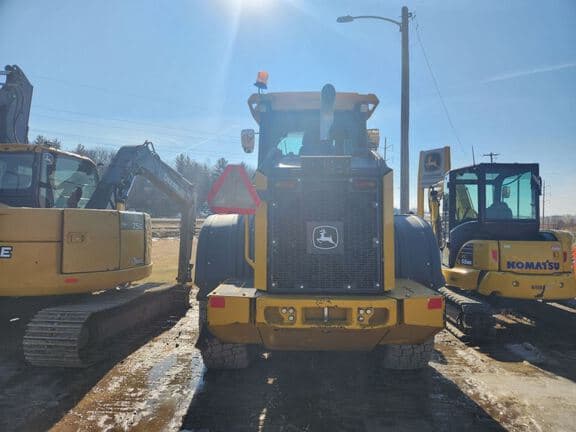 Image of John Deere 544L equipment image 3