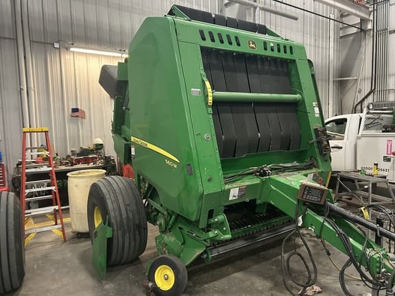 Image of John Deere 560M equipment image 3