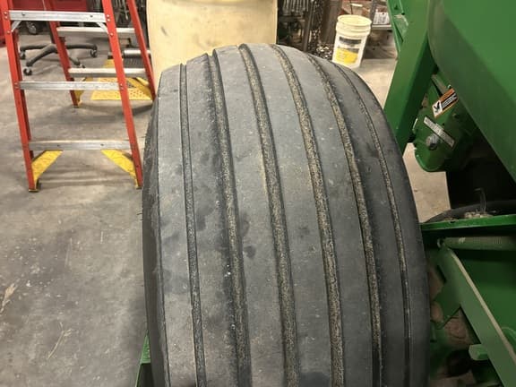 Image of John Deere 560M equipment image 2