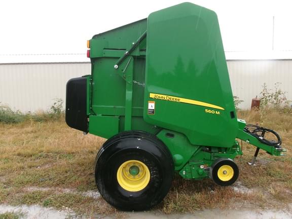 Image of John Deere 560M equipment image 4