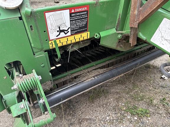 Image of John Deere 560M equipment image 3