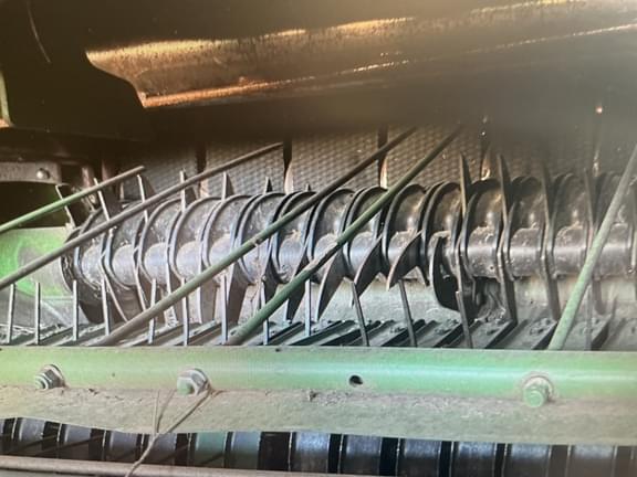 Image of John Deere 560M equipment image 4