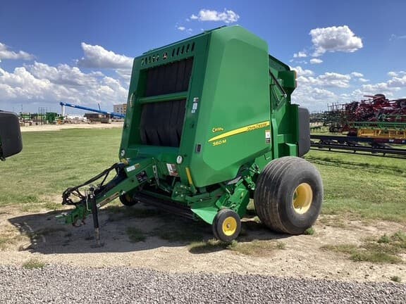 Image of John Deere 560M equipment image 1