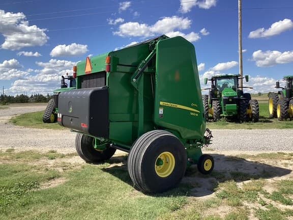 Image of John Deere 560M equipment image 3