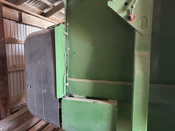 Image of John Deere 560M equipment image 2