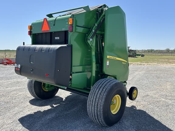 Image of John Deere 560R equipment image 4