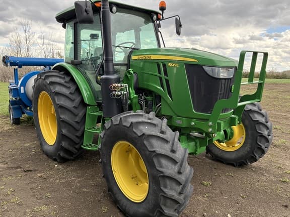 Image of John Deere 6105E equipment image 1