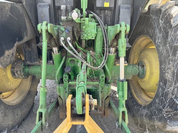 Image of John Deere 6110M equipment image 3