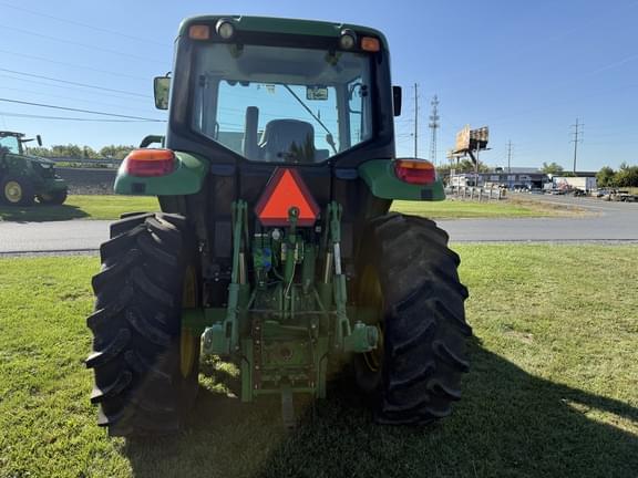 Image of John Deere 6110M equipment image 4